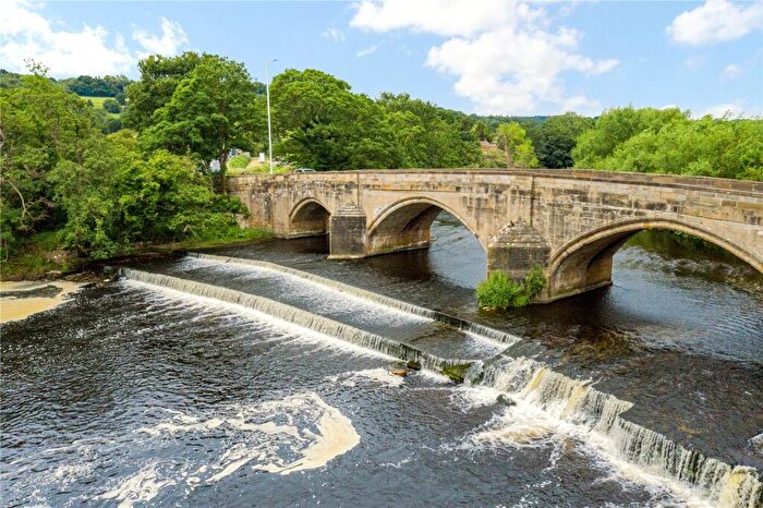 4 Bedroom Apartment For Sale In Bridge House, Bridge Court, Harrogate Road, Harewood, Leeds, LS17