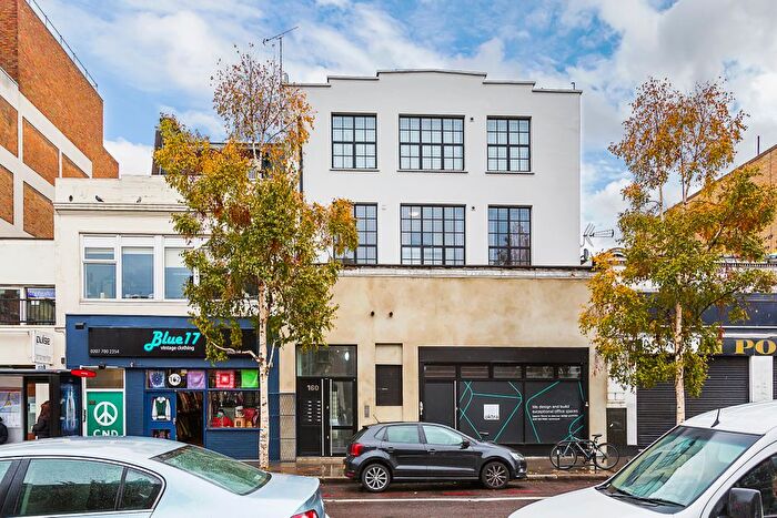 Studio To Rent In Holloway Road, London, N7