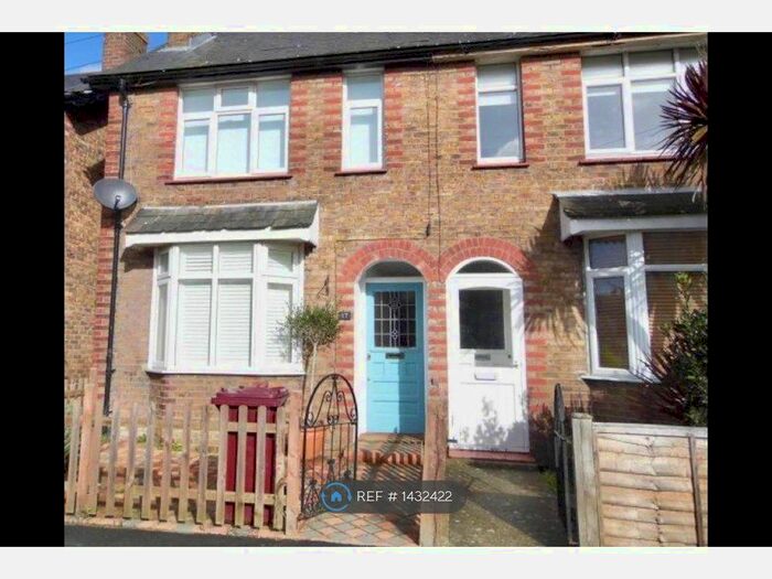 2 Bedroom Semi-Detached House To Rent In Cambrai Avenue, Chichester, PO19