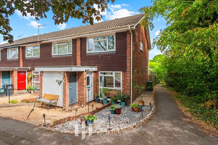 2 Bedroom End Of Terrace House For Sale In Elizabeth Court, St. Albans, AL4