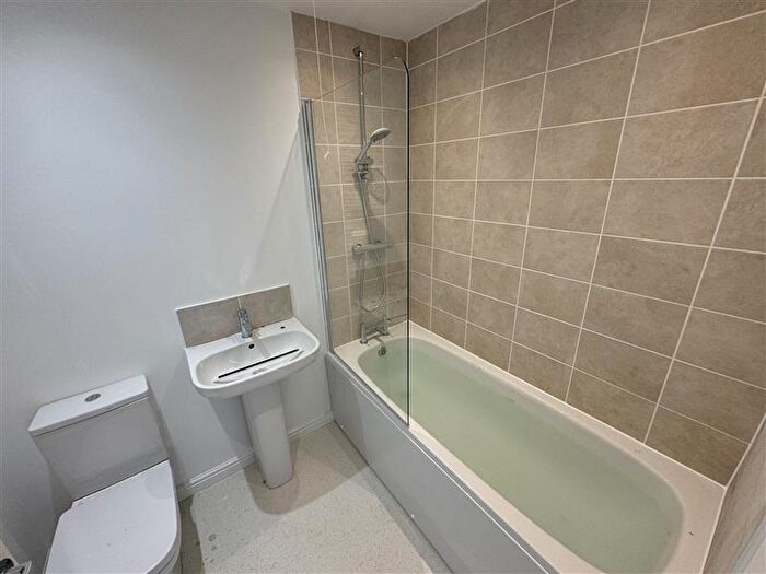 4 Bedroom House To Rent In Denbigh, Denbighshire, LL16