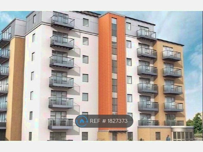 2 Bedroom Flat To Rent In Queen Mary Avenue, London, E18