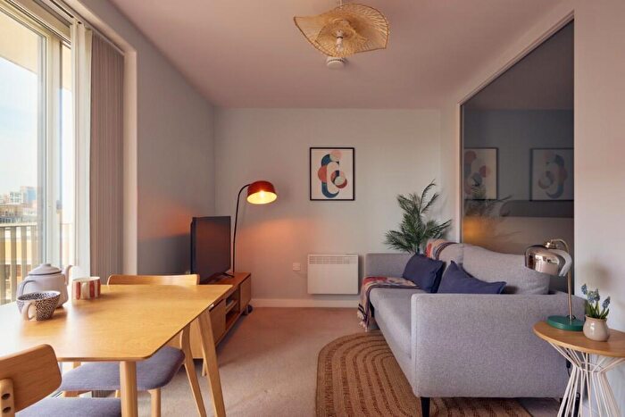 Studio To Rent In Stoneywood Brae, Aberdeen, Aberdeenshire, AB21