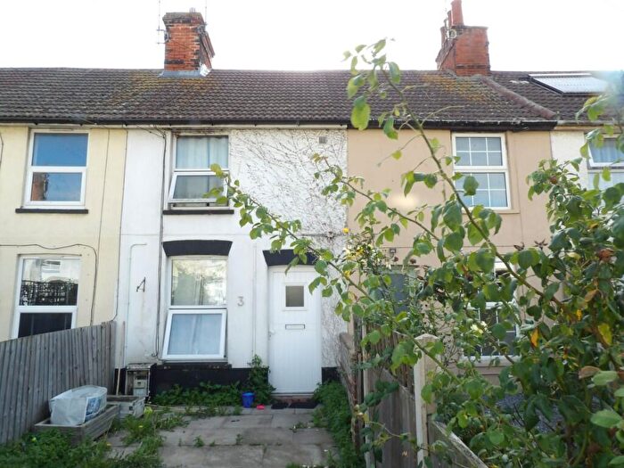 2 Bedroom Cottage For Sale In Station Road, Harwich, Essex, CO12