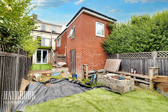 3 Bedroom Semi-Detached House For Sale In City Road, Sheffield, S2