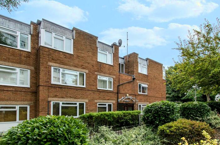 1 Bedroom Flat To Rent In Cornford Grove, Balham, London, SW12