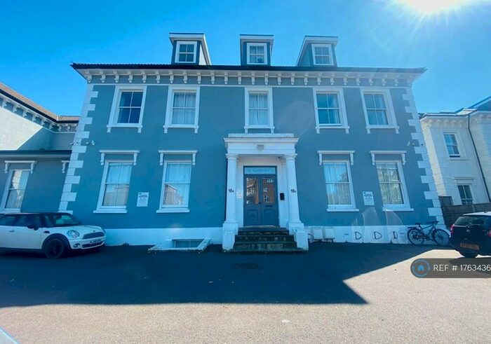 3 Bedroom Flat To Rent In St Gabriels House, Brighton And Hove, BN2