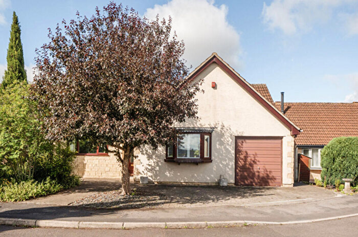 3 Bedroom Bungalow For Sale In Stirling Way, Frome, Somerset, BA11