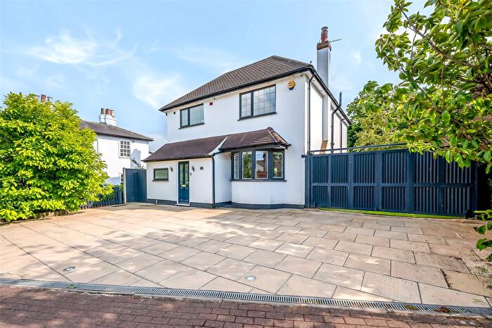 4 Bedroom Detached House To Rent In Red House Lane, Bexleyheath, DA6