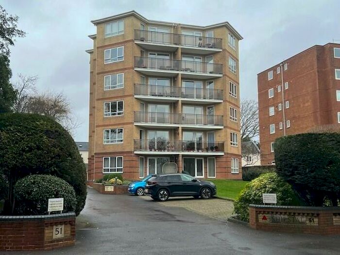 2 Bedroom Flat To Rent In Parkstone Road, BH15