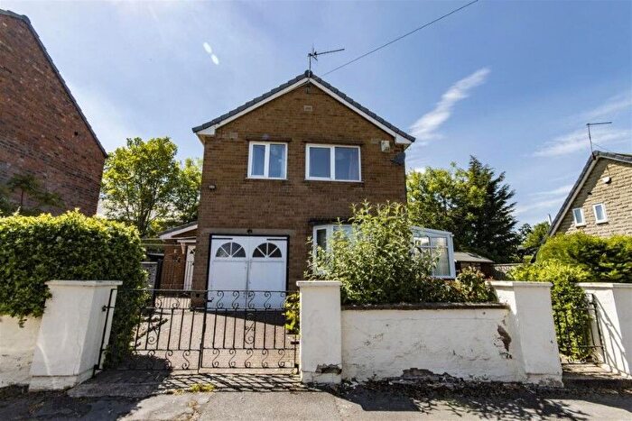 Detached House For Sale In Park Lane, Chesterfield, Derbyshire, S41