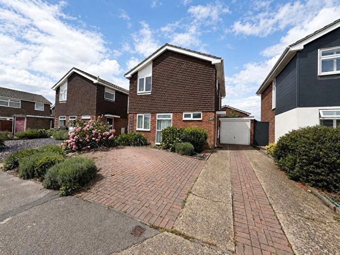 3 Bedroom Detached House For Sale In Link Way, Stubbington, Fareham, PO14