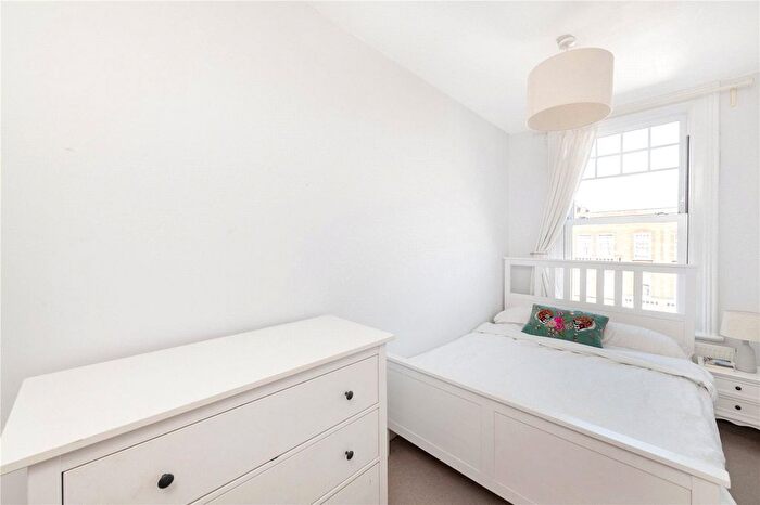 2 Bedroom Flat To Rent In Queenstown Road, Battersea, SW8