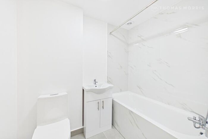 1 Bedroom Apartment To Rent In High Street, St. Neots, Cambridgeshire, PE19