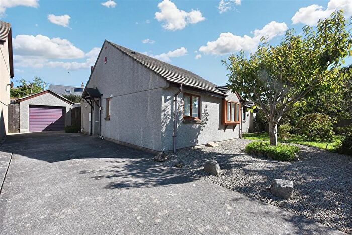 2 Bedroom Semi-Detached Bungalow For Sale In Wheal Agar, Pool, TR15