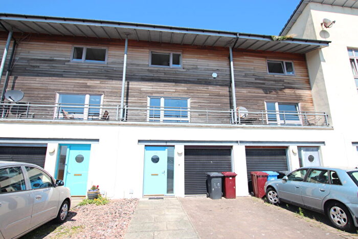4 Bedroom Town House To Rent In Thorter Row, City Quay, DD1