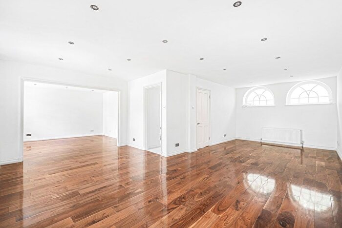 3 Bedroom Terraced House To Rent In Wilton Row, London, SW1X