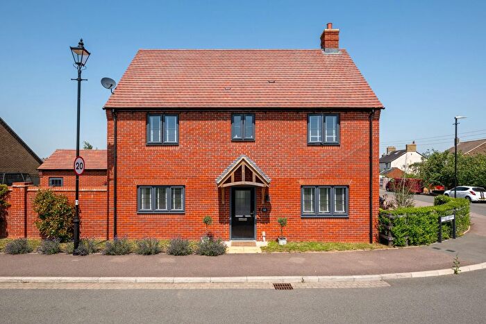 4 Bedroom Detached House For Sale In Haycock Gardens, Clifton, Shefford, SG17