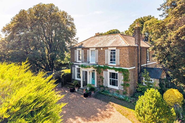 5 Bedroom Detached House For Sale In Haven Street, Wainscott, Rochester, Kent, ME3