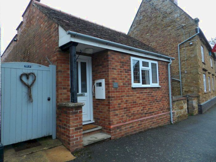 1 Bedroom Bungalow To Rent In Whilton Village, NN11