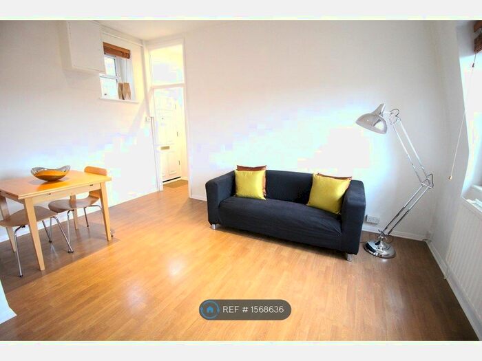 2 Bedroom Flat To Rent In Cambridge Court, London, E2
