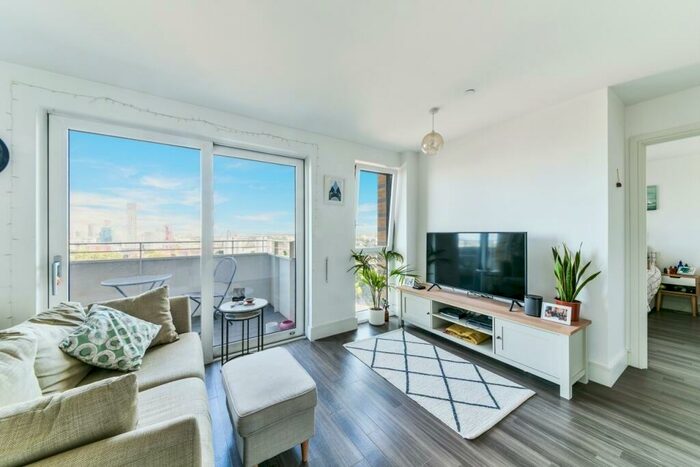 1 Bedroom Apartment To Rent In Ivy Point, Hannaford Walk, Bromley By Bow, E3