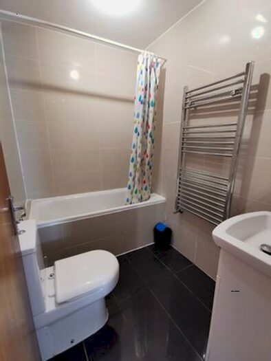 2 Bedroom Flat To Rent In Blackstock Road, Finsbury Park, London, N4