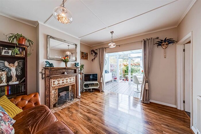 2 Bedroom Semi-Detached Bungalow For Sale In Heathview Avenue, Crayford, Dartford, Kent, DA1