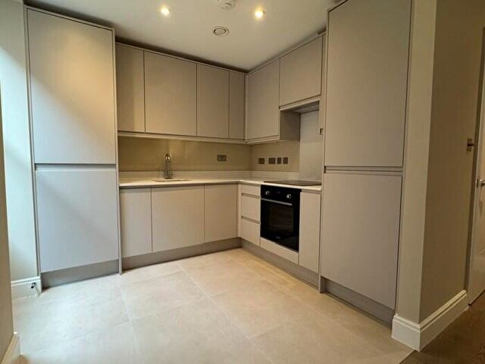 1 Bedroom Flat To Rent In Block Priory Gate, Union Street, Maidstone, Kent, ME14
