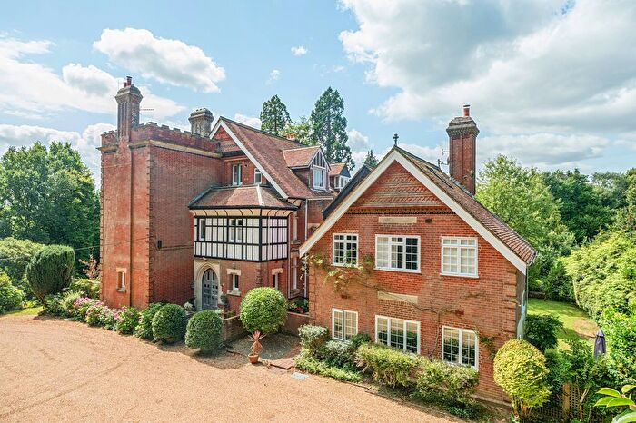 1 Bedroom Flat For Sale In Hatchetts Drive, Haslemere, GU27