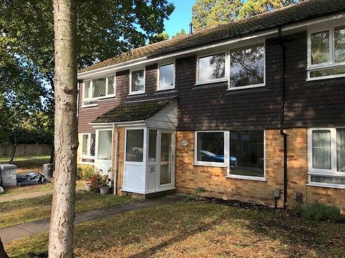 3 Bedroom Terraced House To Rent In Englesfield, Camberley, Surrey, GU15