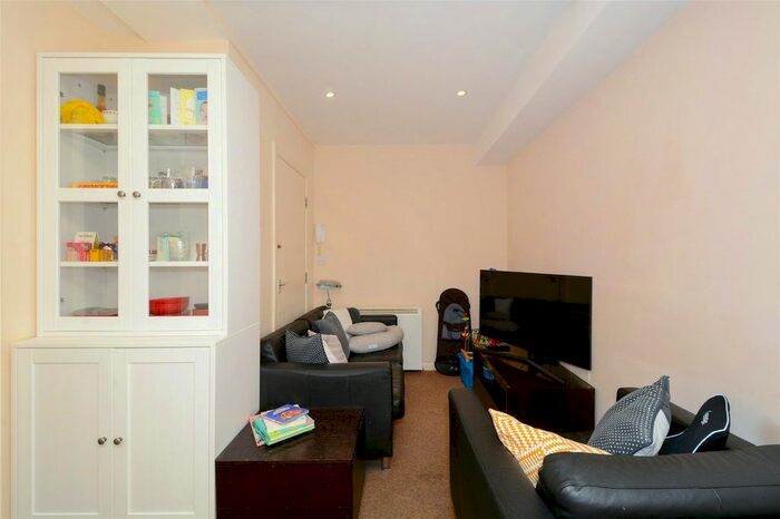 2 Bedroom Flat To Rent In Old Kent Road, Old Kent Road, SE1