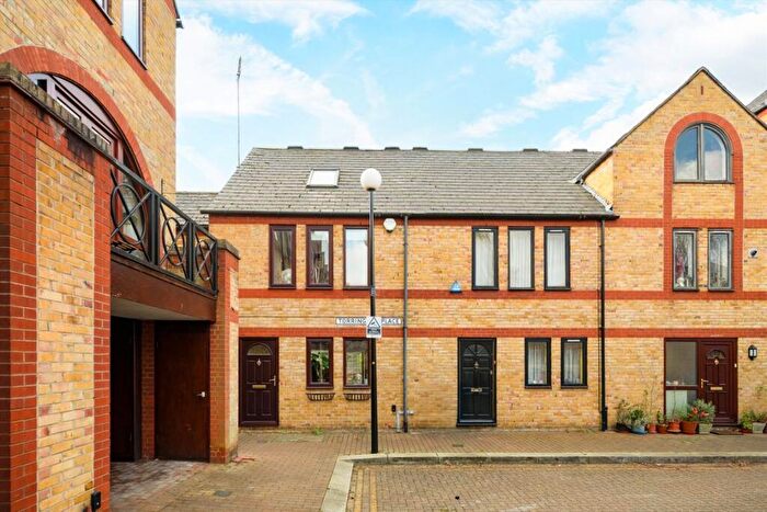 4 Bedroom House To Rent In Torrington Place, Wapping, E1W