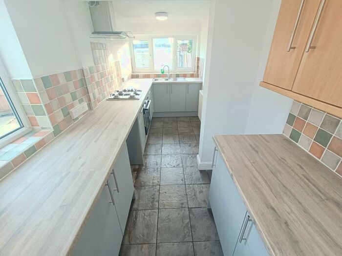 3 Bedroom End Of Terrace House To Rent In Sherwood Street, Sutton-in-Ashfield, NG17