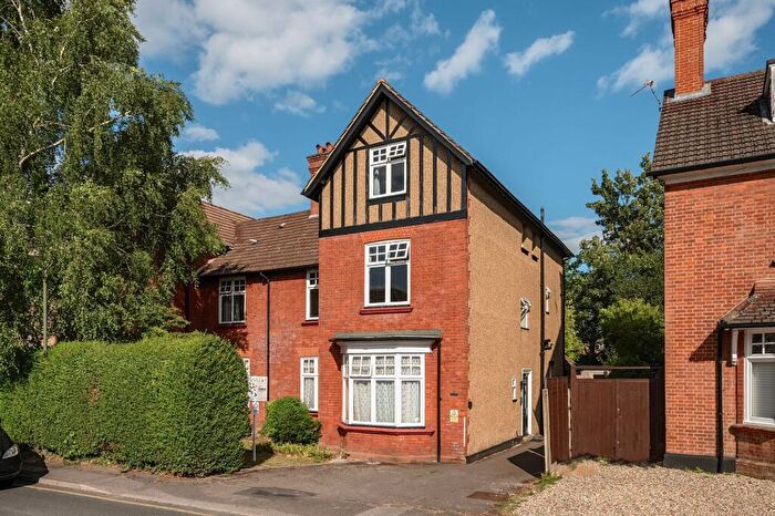 2 Bedroom Flat For Sale In Worple Road, Epsom, KT18