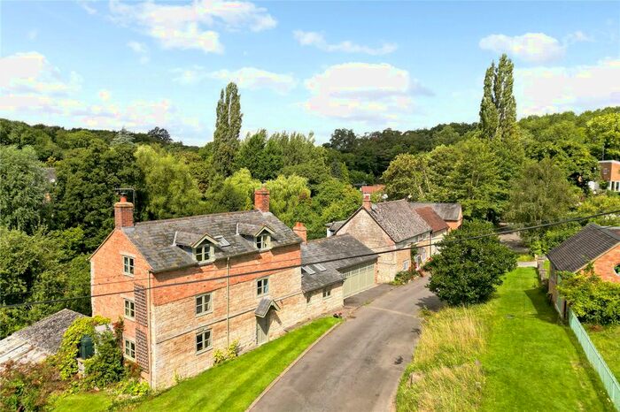 4 Bedroom Detached House For Sale In Combrook, Warwick, Warwickshire, CV35