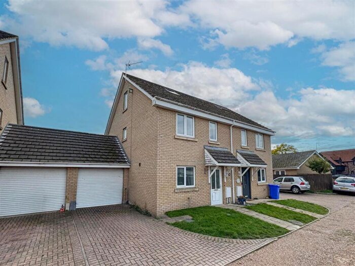 3 Bedroom Semi-Detached House To Rent In Saxon Gate, Holywell Row, IP28