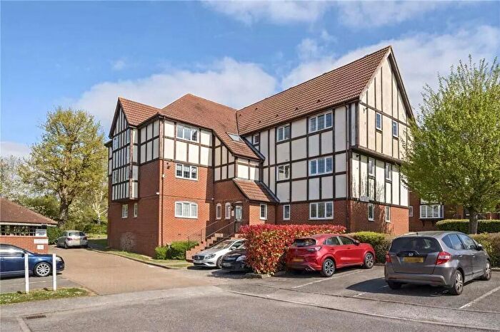 2 Bedroom Flat For Sale In Priory Field Drive, Edgware, HA8