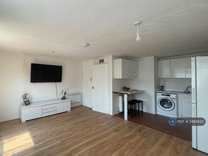 4 Bedroom Maisonette To Rent In Hereford Walk, Basildon, SS14