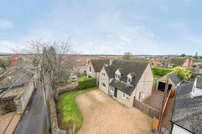 3 Bedroom Detached House For Sale In Stonesfield, Oxfordshire, OX29