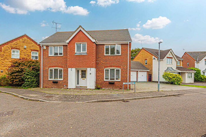 4 Bedroom Detached House For Sale In Rowan Close, Rayleigh, SS6