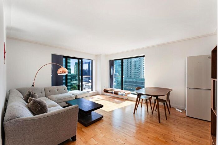 2 Bedroom Apartment To Rent In Discovery Dock East, South Quay Square, Canary Wharf, London, E14