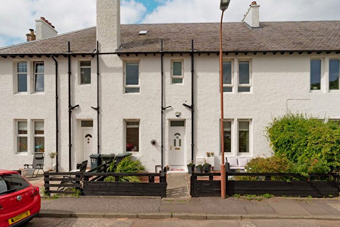 2 Bedroom Flat For Sale In Blinkbonny Road, Currie, EH14