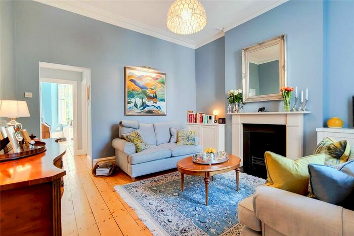 1 Bedroom Flat To Rent In Sisters Avenue, Clapham Common, SW11