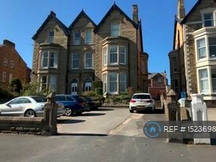 1 Bedroom Flat To Rent In Clifton Drive North, Lytham St. Annes, FY8