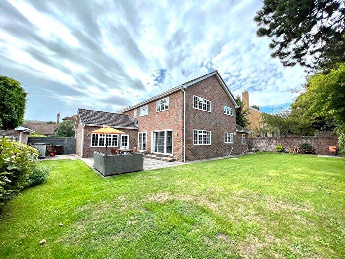 4 Bedroom Detached House For Sale In Summerdown Close, Off Summerdown Road, Eastbourne, BN20