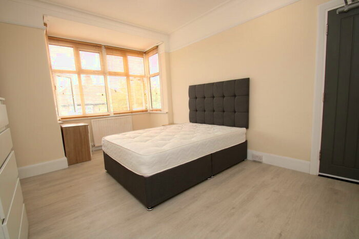 House To Rent In Harland Road, London, SE12
