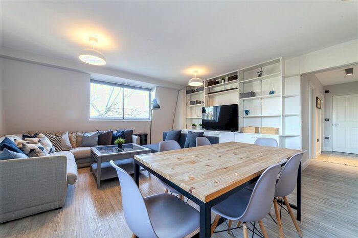 2 Bedroom Flat To Rent In Cromwell Road, Earls Court, SW5