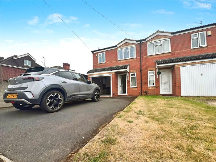 3 Bedroom Semi-Detached House To Rent In Stowheath Lane, Moseley Village, Wolverhampton, West Midlands, WV1