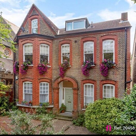 1 Bedroom Maisonette To Rent In Bedford Hill, London, SW12